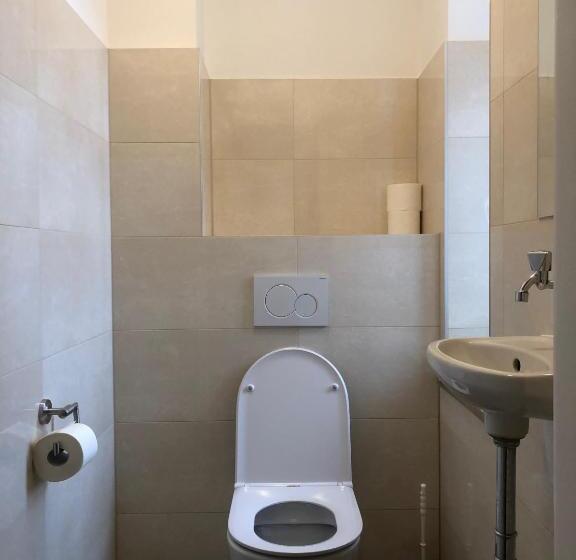 四人标准间, Pension Schmellergarten