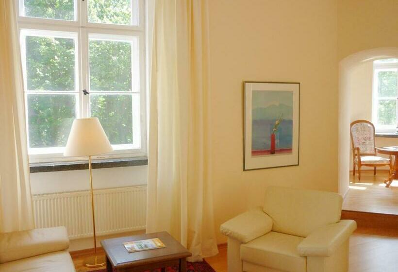 주니어 스위트, Schloss Spyker