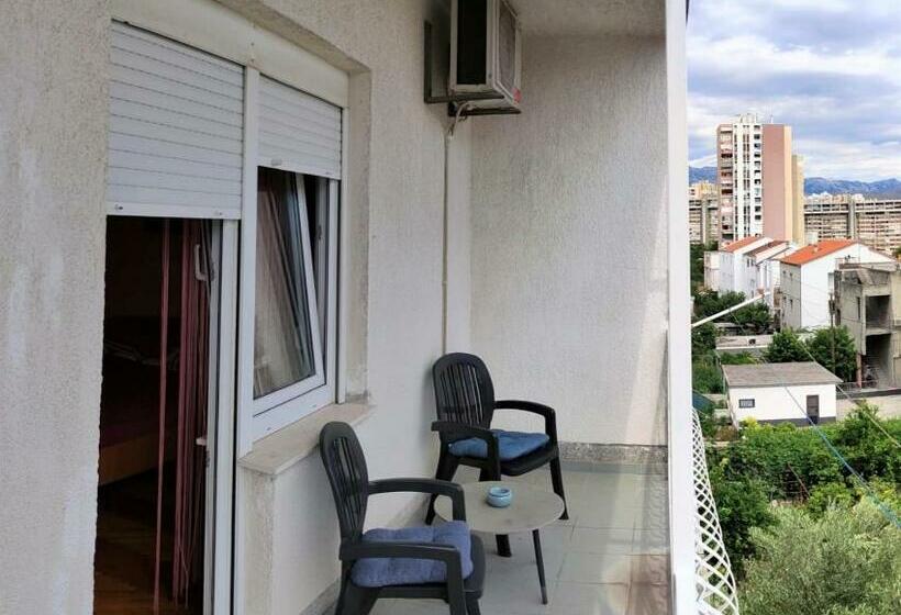 Quarto Estandar Banheiro Compartilhado, Eros Rooms