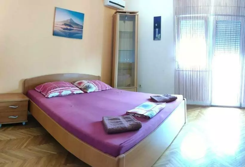 Habitació Estàndard Bany Compartit, Eros Rooms