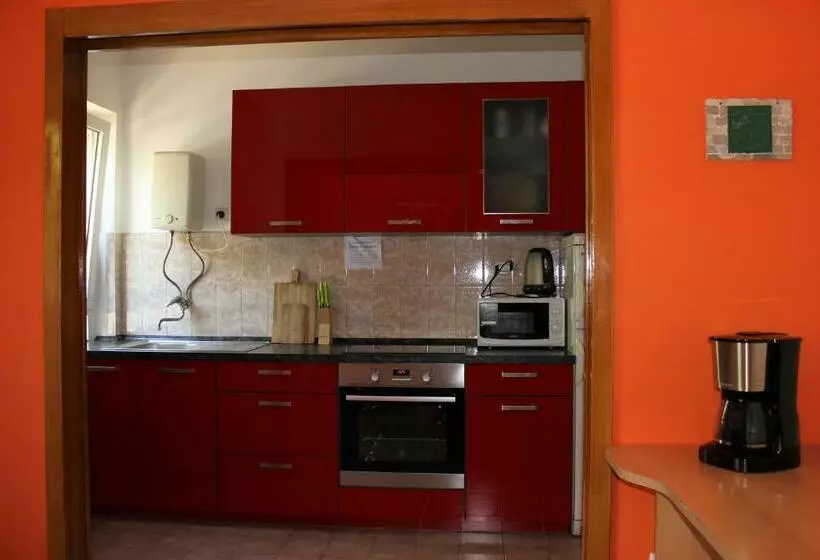 Llit en Habitació Compartida, Eros Rooms