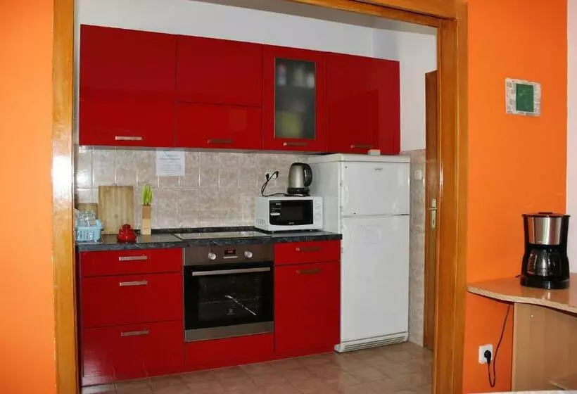 Llit en Habitació Compartida, Eros Rooms