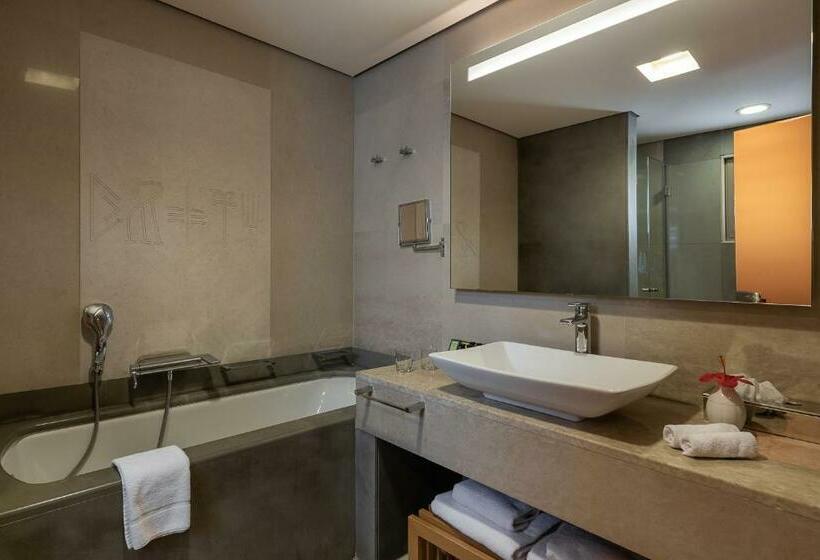 חדר דלוקס, Avra Imperial