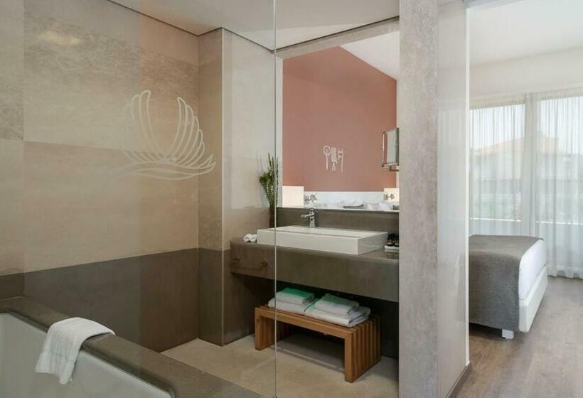 סוויטה דלוקס, Avra Imperial