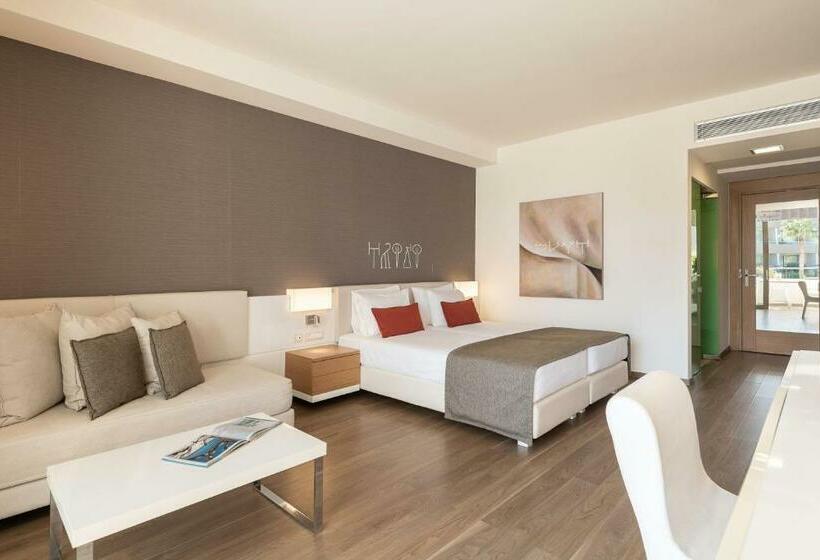 חדר דלוקס נוף בריכה, Avra Imperial