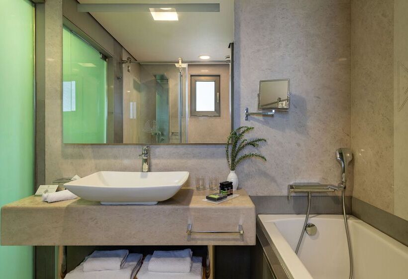 חדר דלוקס, Avra Imperial