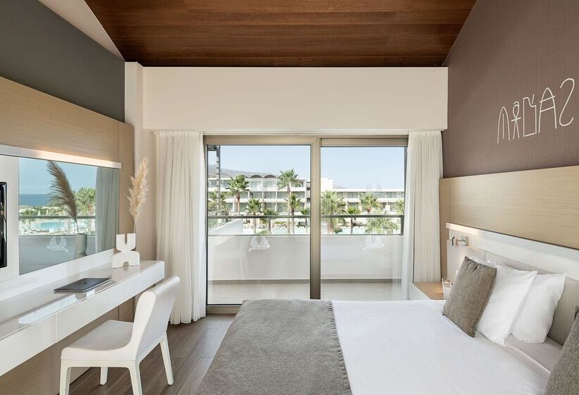 סוויטה דלוקס, Avra Imperial