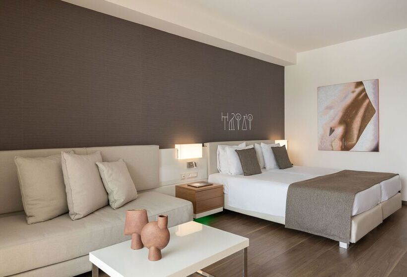 חדר דלוקס, Avra Imperial