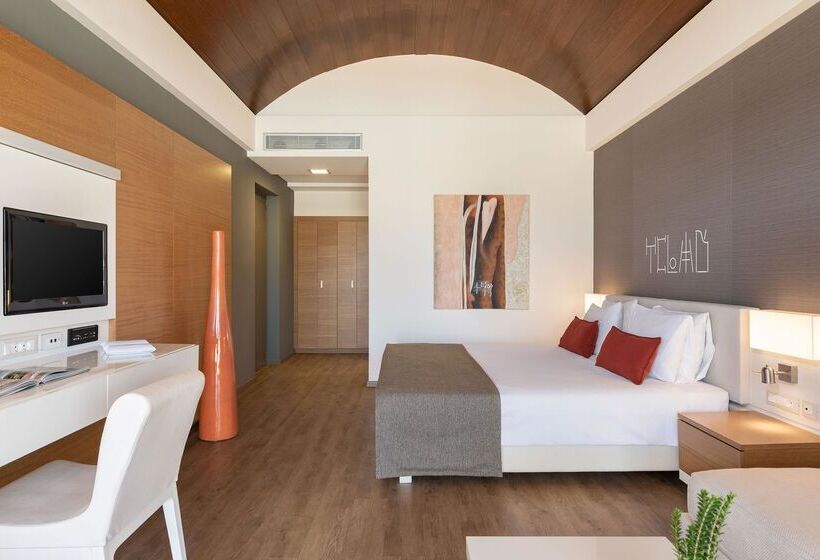 חדר דלוקס נוף בריכה, Avra Imperial