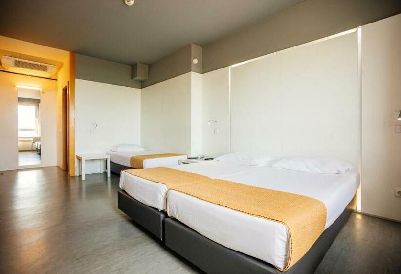 اتاق استاندارد سه نفره, Basic Braga by Axis
