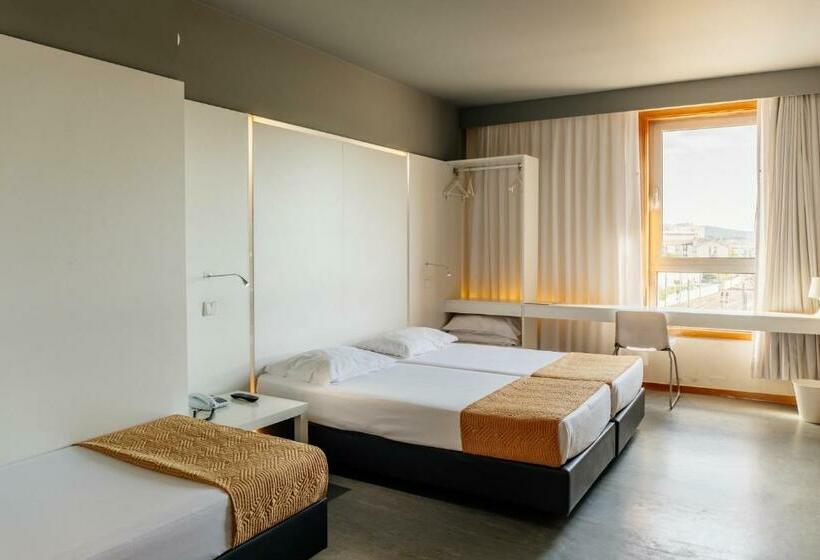 اتاق استاندارد سه نفره, Basic Braga by Axis