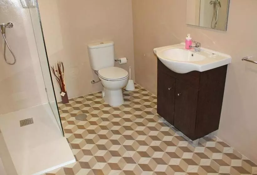スタンダード4人部屋, Lunar Guest House