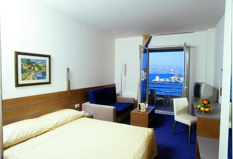 غرفة قياسية مطلّة علي البحر, Pastura