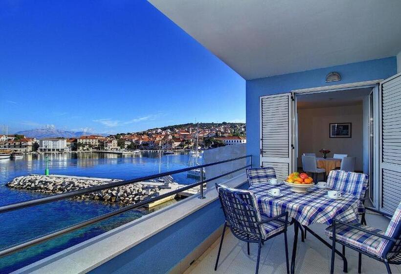 جناح مطلّ علي البحر, Pastura