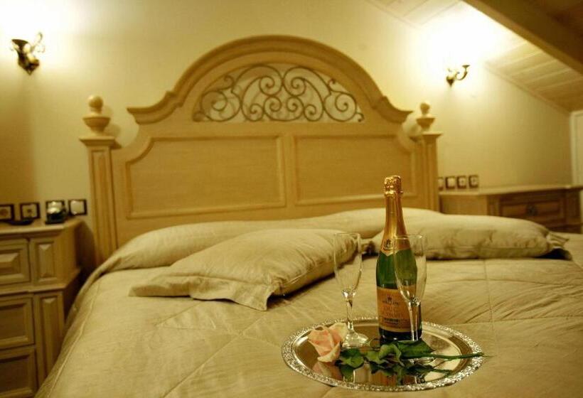 سوییت سوپریور, Theofilos Paradise Boutique