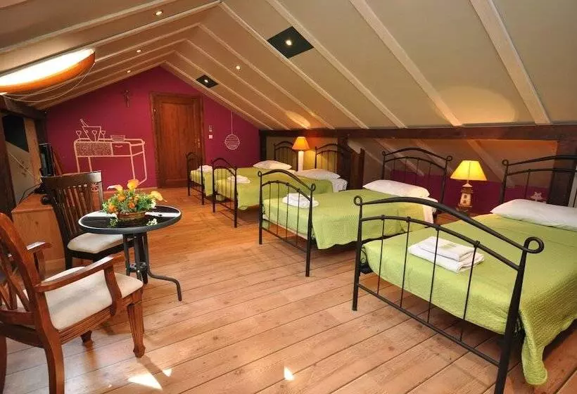 スタンダードトリプルルーム, Villa Cezar