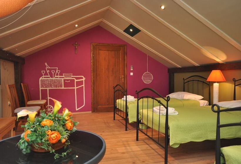 شقة غرفة واحدة, Villa Cezar