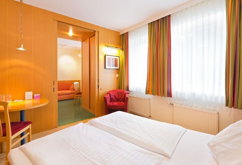 جناح جونيور, Motel Baden