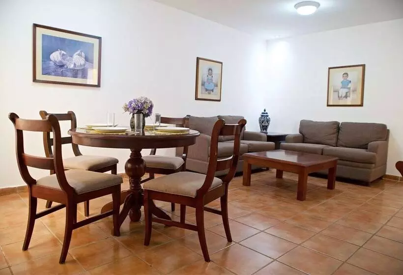 سوییت جونیور, Best Western Saltillo