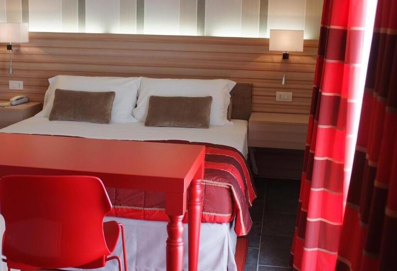 غرفة قياسية, El Homs Palace