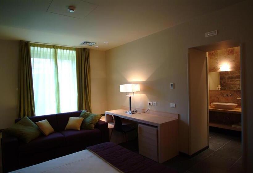 غرفة سوبيريور, El Homs Palace