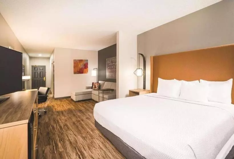 キングサイズベッドのデラックスルーム, La Quinta By Wyndham Chattanooga North   Hixson