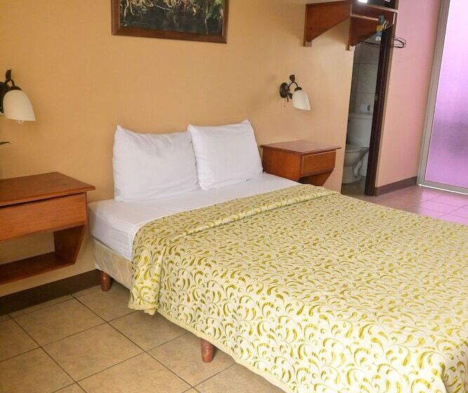 غرفة قياسية مزوَّدة بشُرفة, Las Colinas