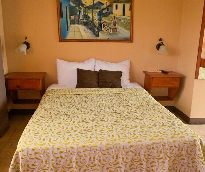 غرفة قياسية مزوَّدة بشُرفة, Las Colinas