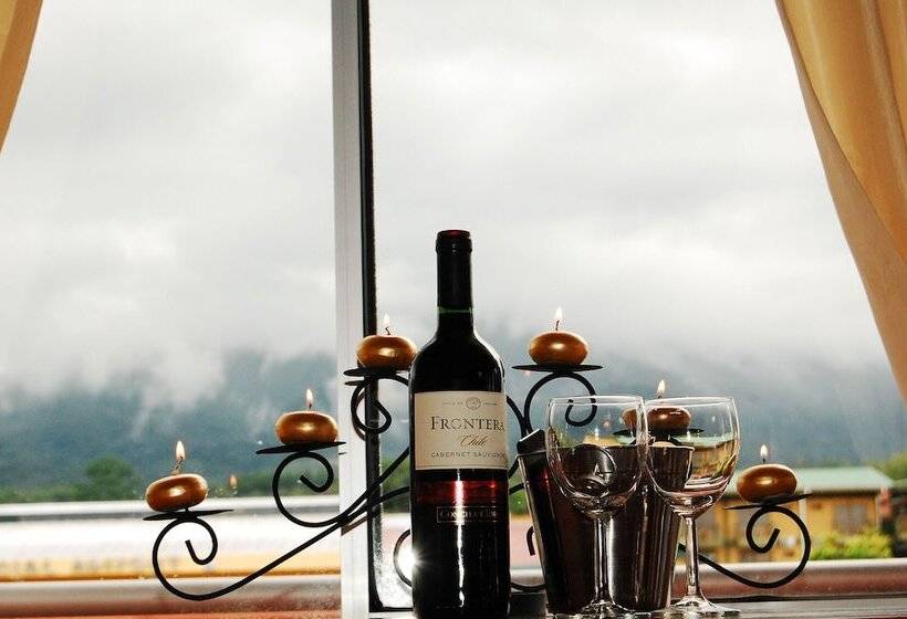 جناح جونيور مزوَّد بشرفة, Las Colinas