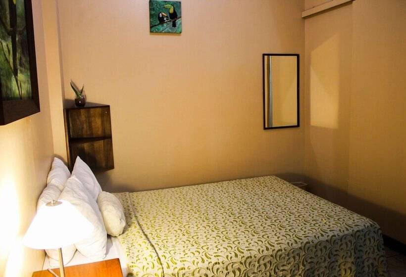 غرفة أساسية, Las Colinas