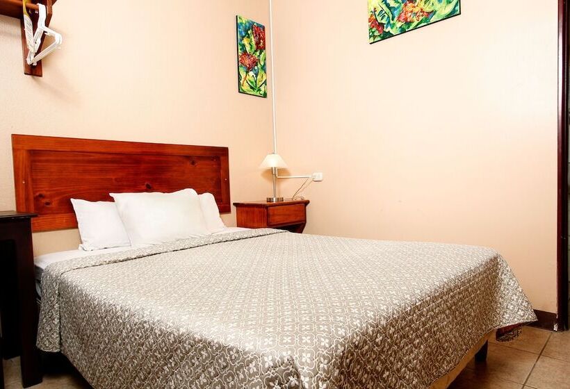 غرفة أساسية, Las Colinas