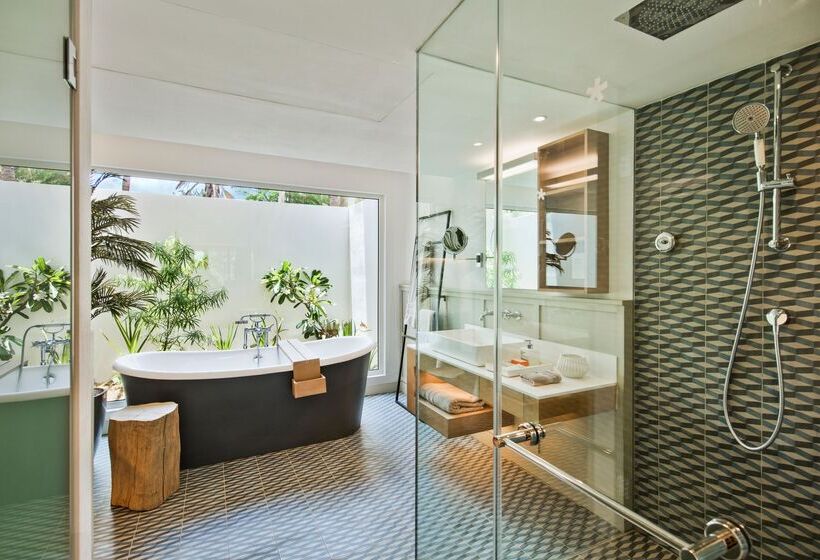 Полулюкс, Lux Grand Gaube Resort & Villas