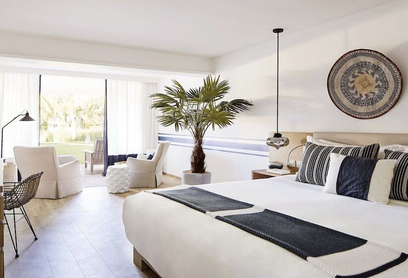 Полулюкс, Lux Grand Gaube Resort & Villas