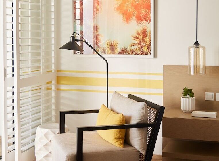 Полулюкс, Lux Grand Gaube Resort & Villas