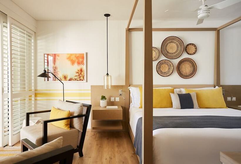 Полулюкс, Lux Grand Gaube Resort & Villas