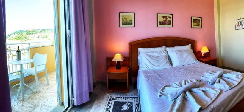 Номер Стандарт Вид на Сад, Nafsika