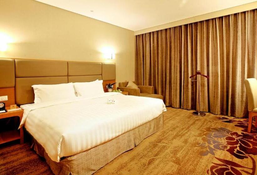 Номер Executive Кровать Кинг, Ramada By Wyndham Beijing Airport