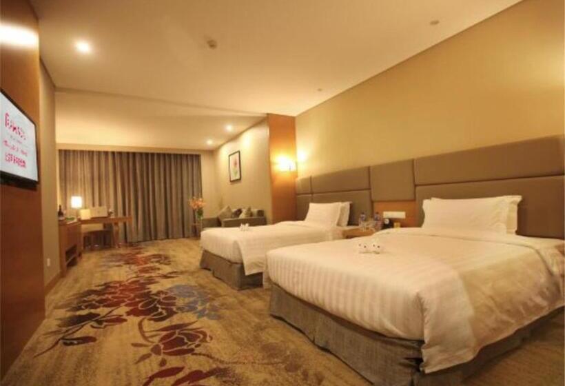 Номер Deluxe, Ramada By Wyndham Beijing Airport