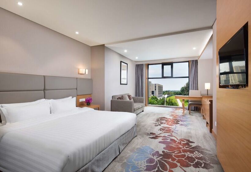 Номер Deluxe, Ramada By Wyndham Beijing Airport