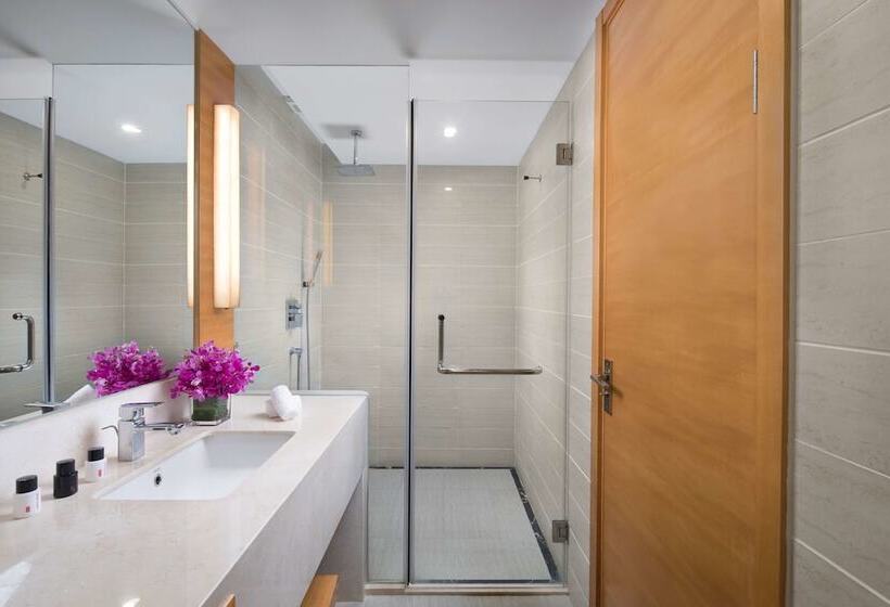Номер Deluxe, Ramada By Wyndham Beijing Airport