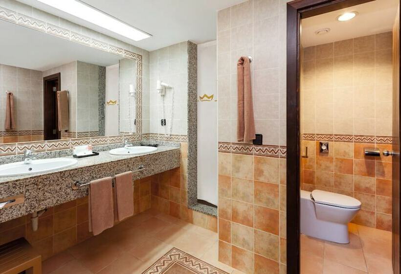 اتاق خانوادگی, Hotel Riu Touareg - All Inclusive