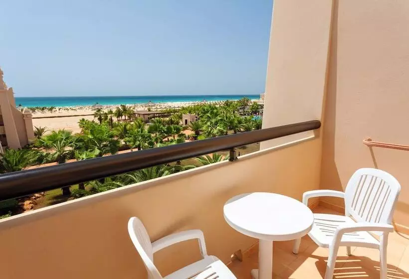 اتاق خانوادگی با چشم‌انداز جانبی دریا, Hotel Riu Touareg - All Inclusive