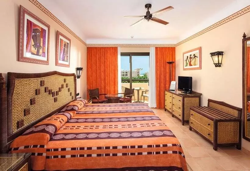 اتاق خانوادگی با چشم‌انداز جانبی دریا, Hotel Riu Touareg - All Inclusive