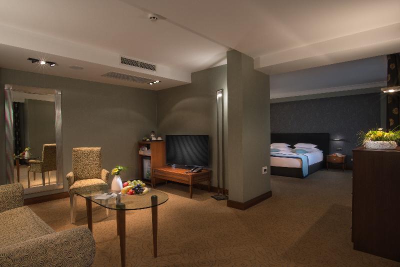 스위트, Rosslyn Thracia Hotel Sofia