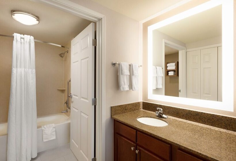 جناح غرفتين نوم, Staybridge Suites Tampa East  Brandon, An Ihg