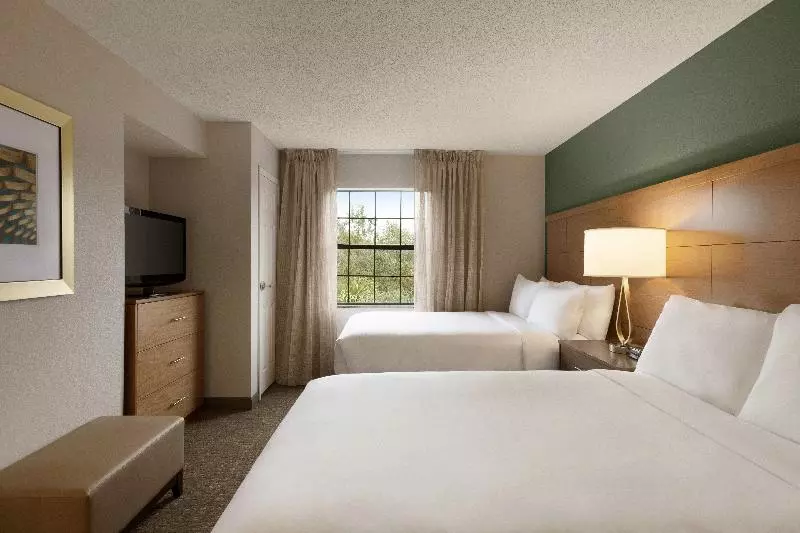 キングサイズベッドのスイートルーム, Staybridge Suites Tampa East  Brandon, An Ihg