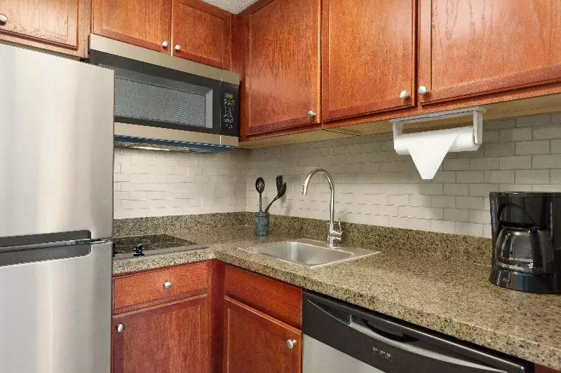キングサイズベッドのスイートルーム, Staybridge Suites Tampa East  Brandon, An Ihg