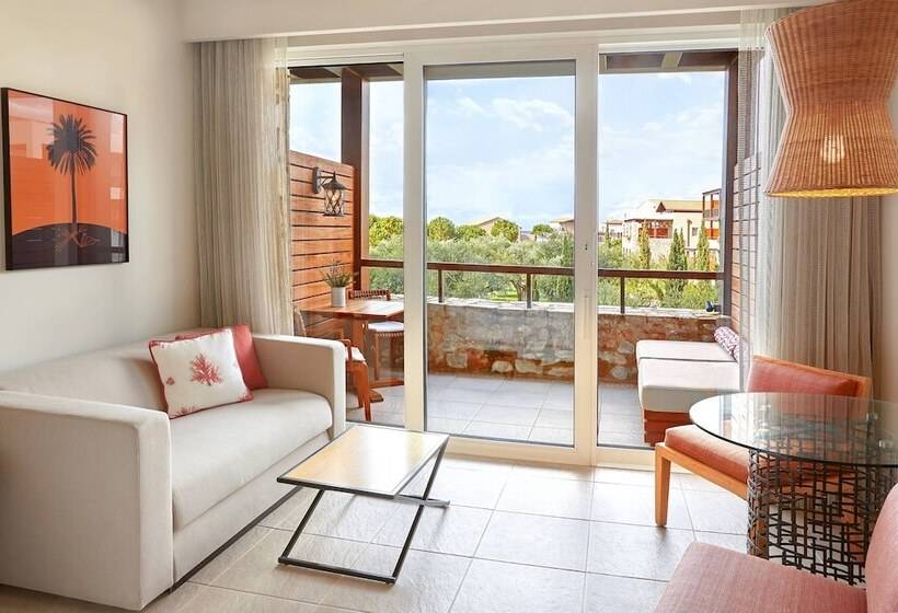 غرفة ديلوكس مطلّة علي الحديقة, The Westin Resort Costa Navarino