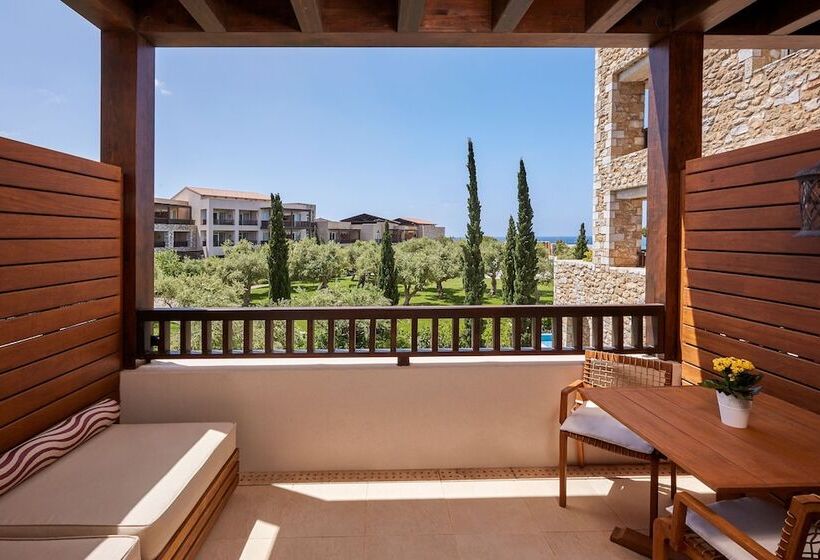 Номер Deluxe Вид на Море Боковой, The Westin Resort Costa Navarino