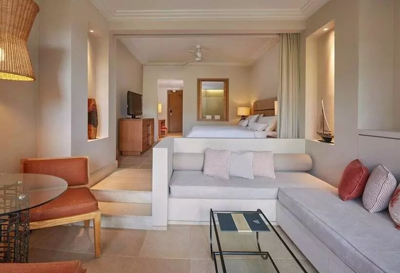 اتاق سوپریور با چشم‌انداز باغ, The Westin Resort Costa Navarino